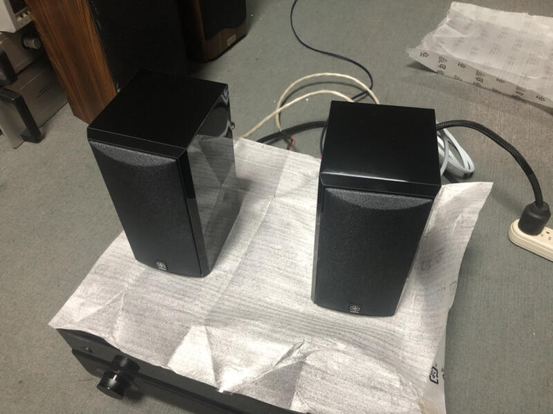 YAMAHA NS-B210 書架喇叭 鋼琴烤漆