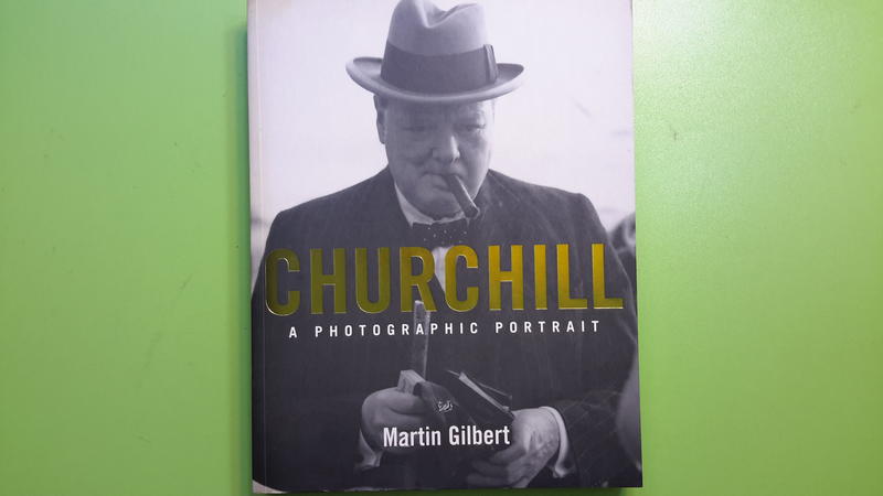【世雄書屋】CHURCHILL A PHOTOGRAPHIC PORTRAIT by Martin Gilbert