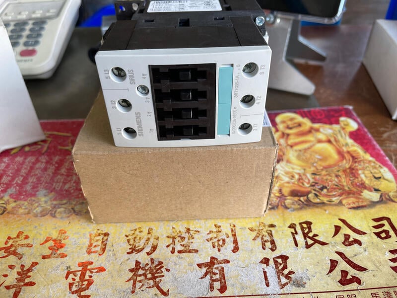 SIEMENS 3RT1035-1AG20 西門子電磁接觸器 110V 全新清倉品