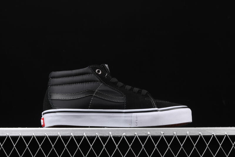 vans sk8 mid pro anti hero