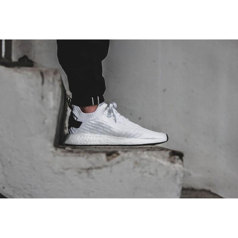 Adidas Originals NMD R2 PK Boost 白黑 熊貓 編織 BY3015 慢跑 雨滴