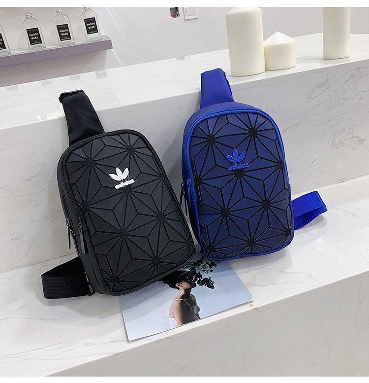 adidas 愛迪達 三葉草胸包 男女斜挎單肩包 菱格紋休閑戶外運動手機背包 小包▶小橘子鋪◀【麥羅小鋪】