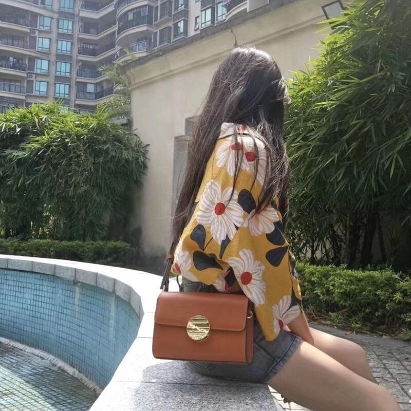 誠信小店家jsdhjdey do 圓鎖翻蓋 新加坡 dh yif 時尚百搭衣服肩背帶
